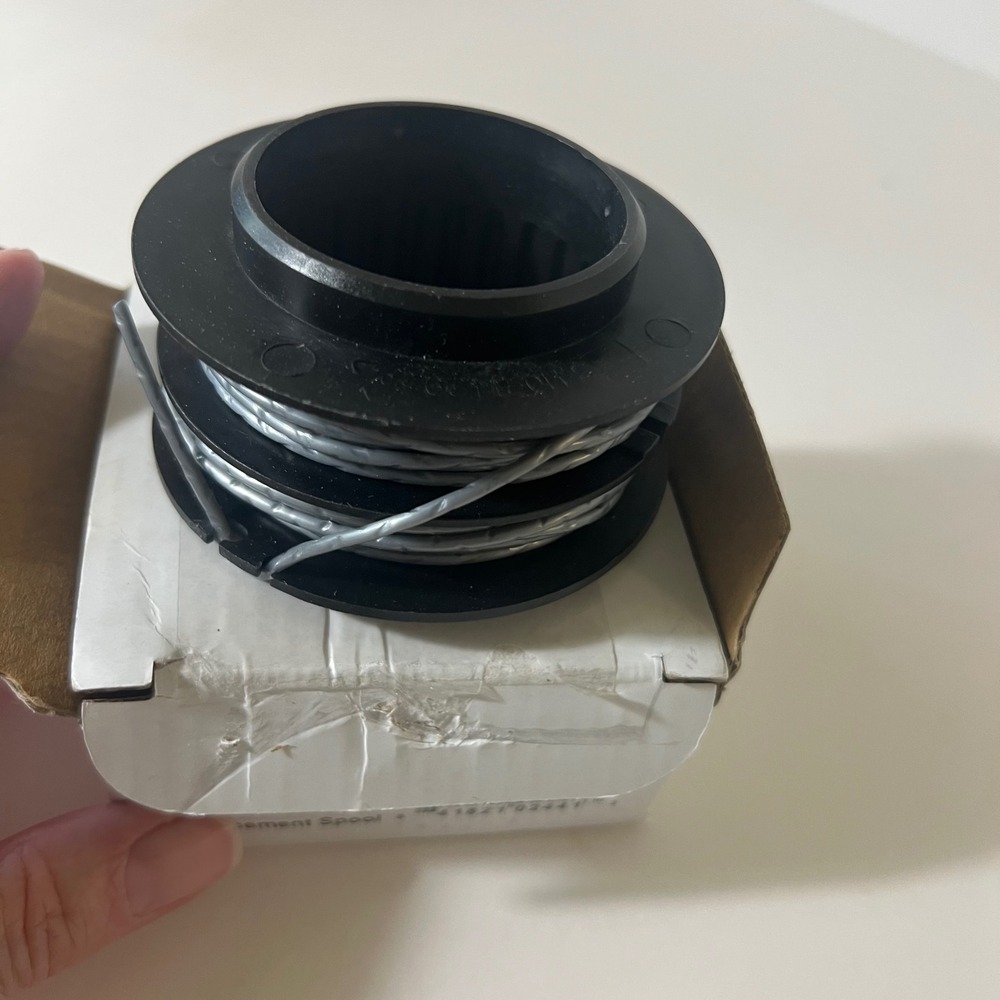 Greenworks Bump Feed Replacement Spool Item # 2910602 Model SB00L00 NIB